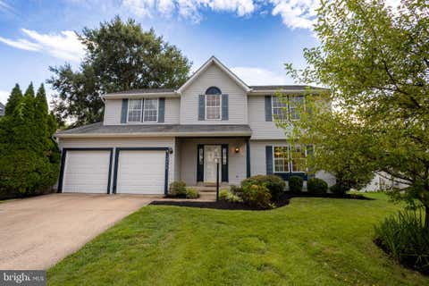 Photo of 10412 Labrador Loop, MANASSAS, VA 20112 (MLS # VAPW2128004)
