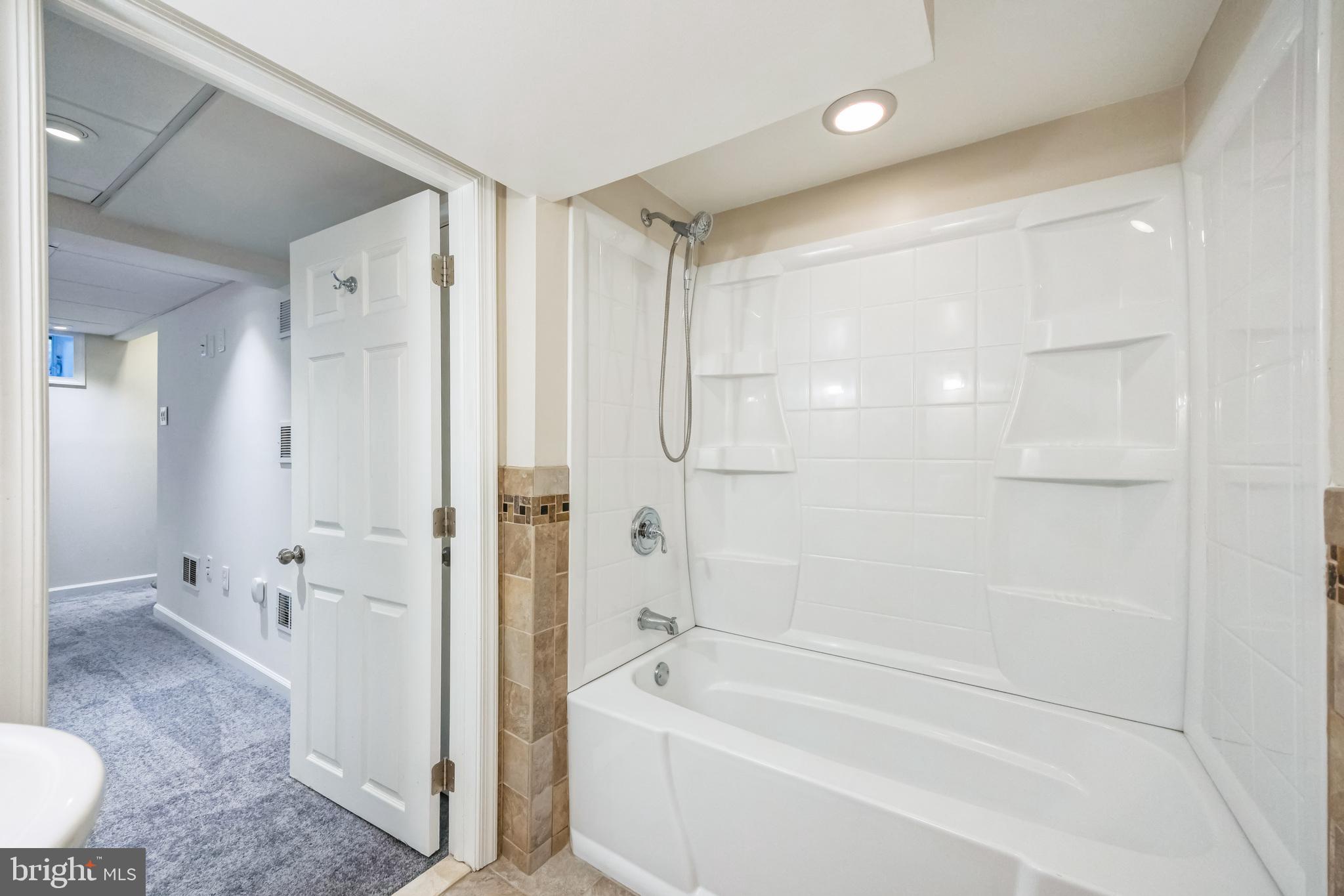 LEEDOM ESTS - Residential