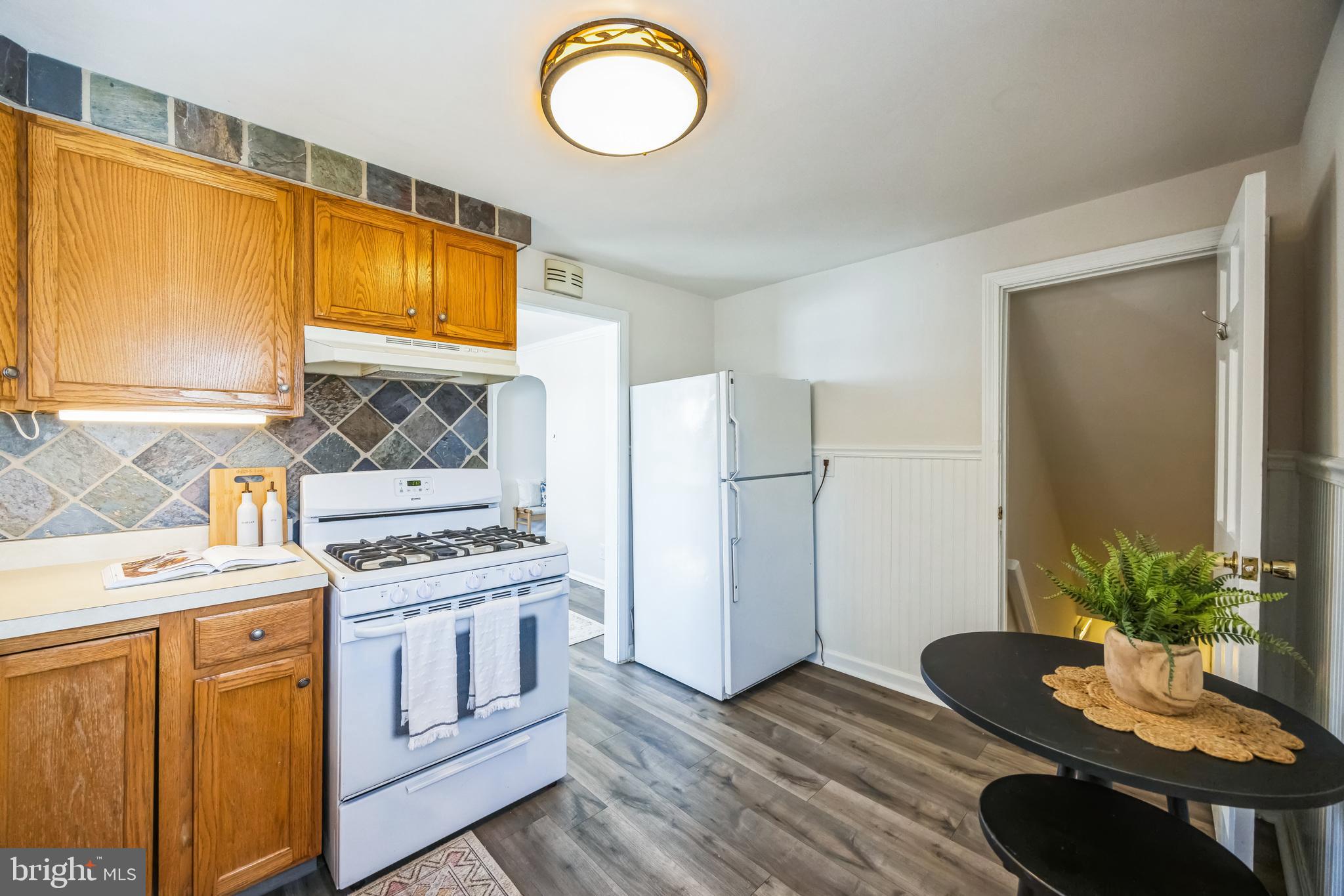 LEEDOM ESTS - Residential