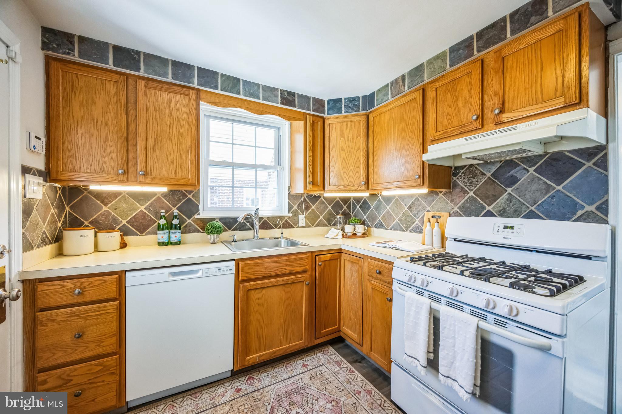 LEEDOM ESTS - Residential