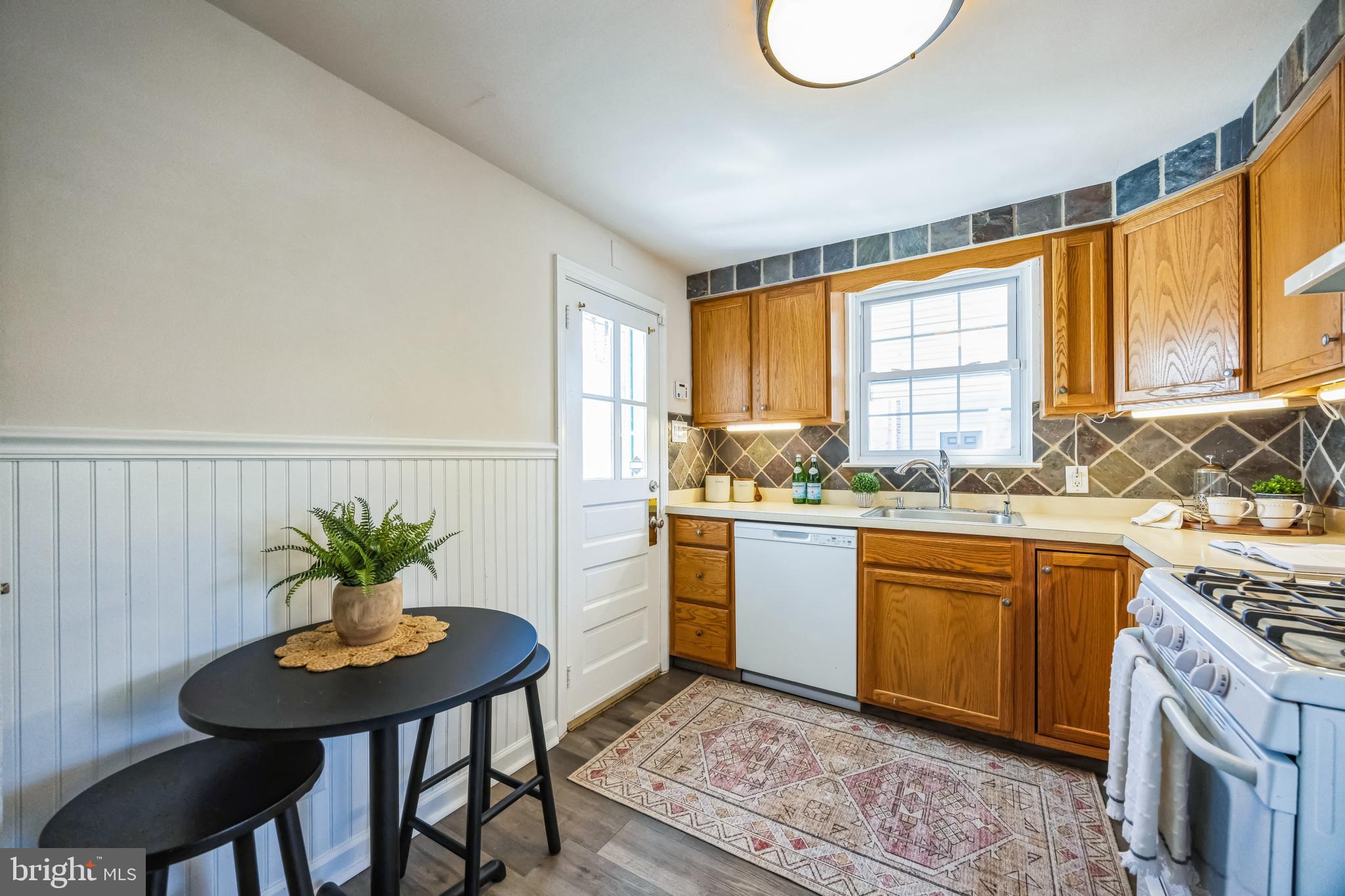 LEEDOM ESTS - Residential