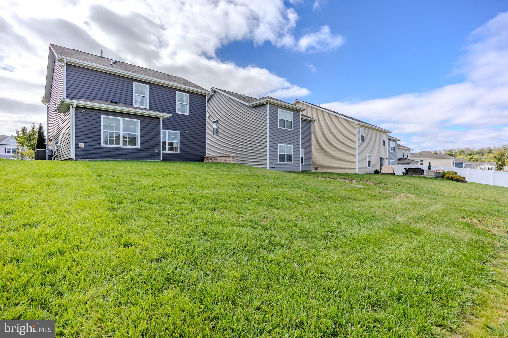 WEST WIND - Residential Lease