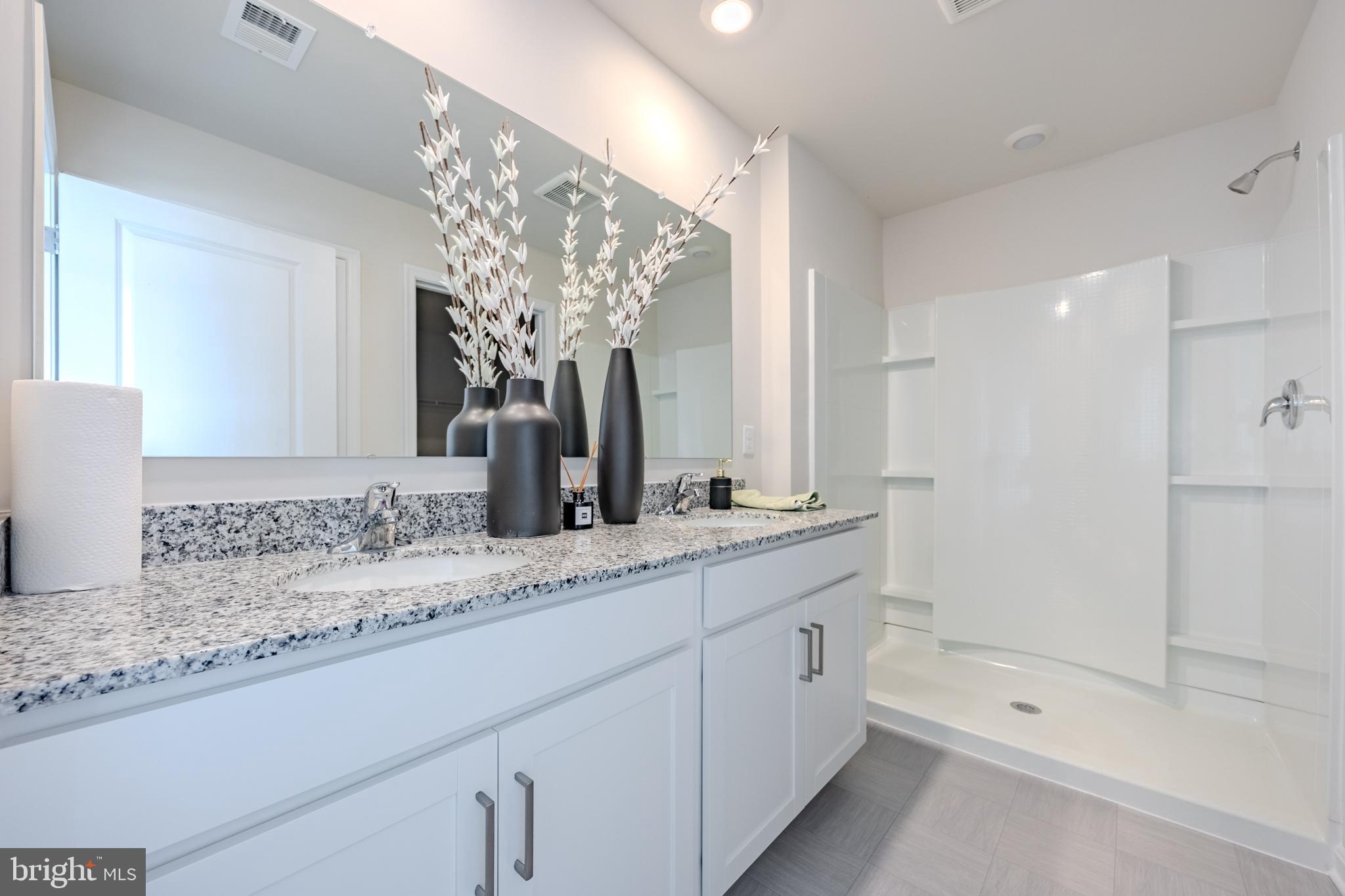 WEST WIND - Residential Lease