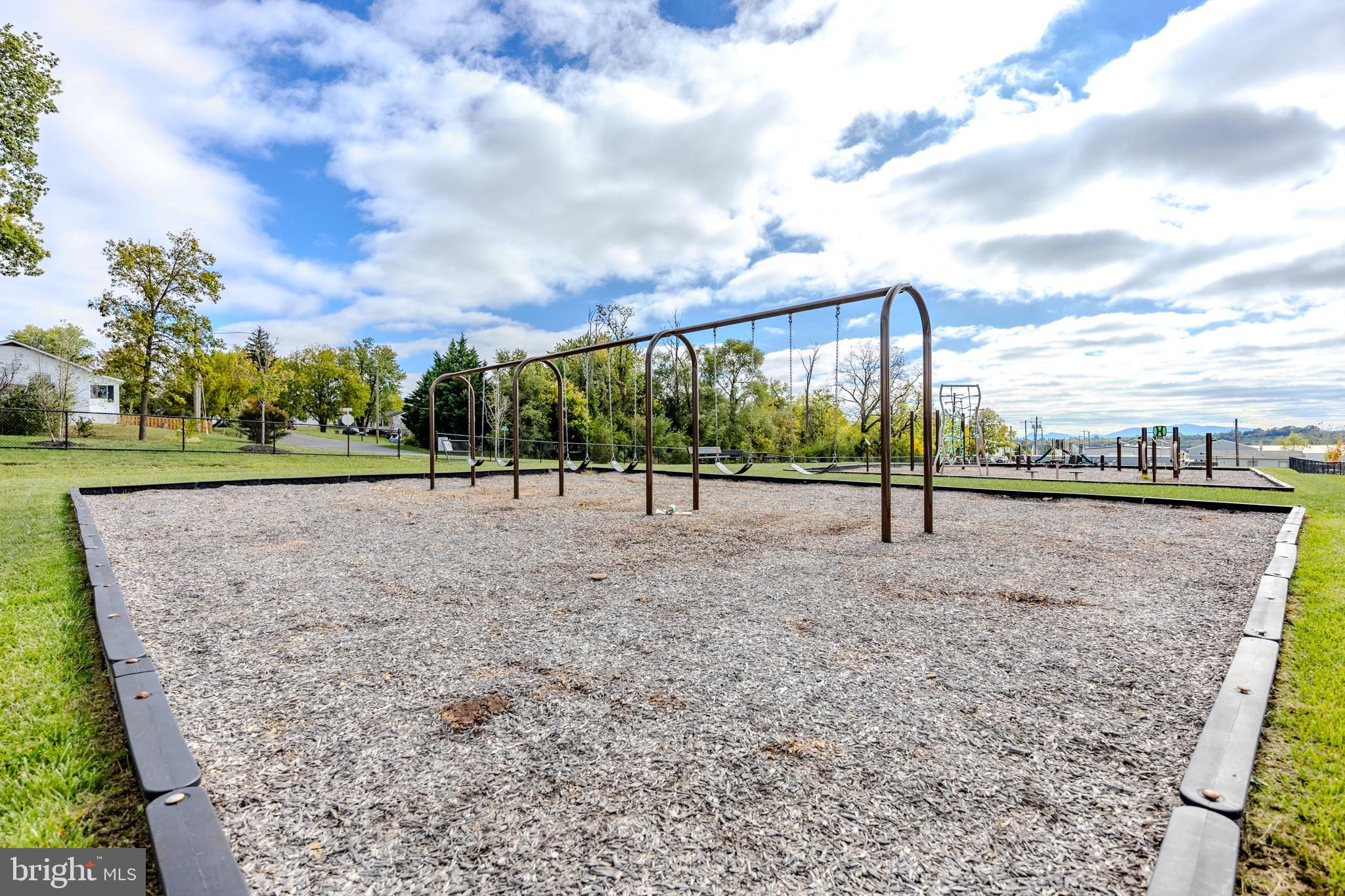 WEST WIND - Residential Lease