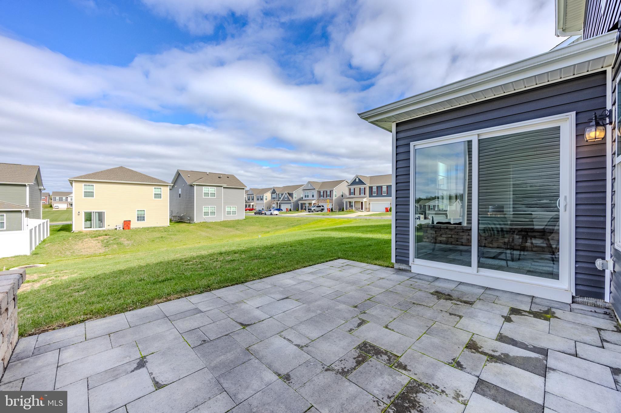 WEST WIND - Residential Lease