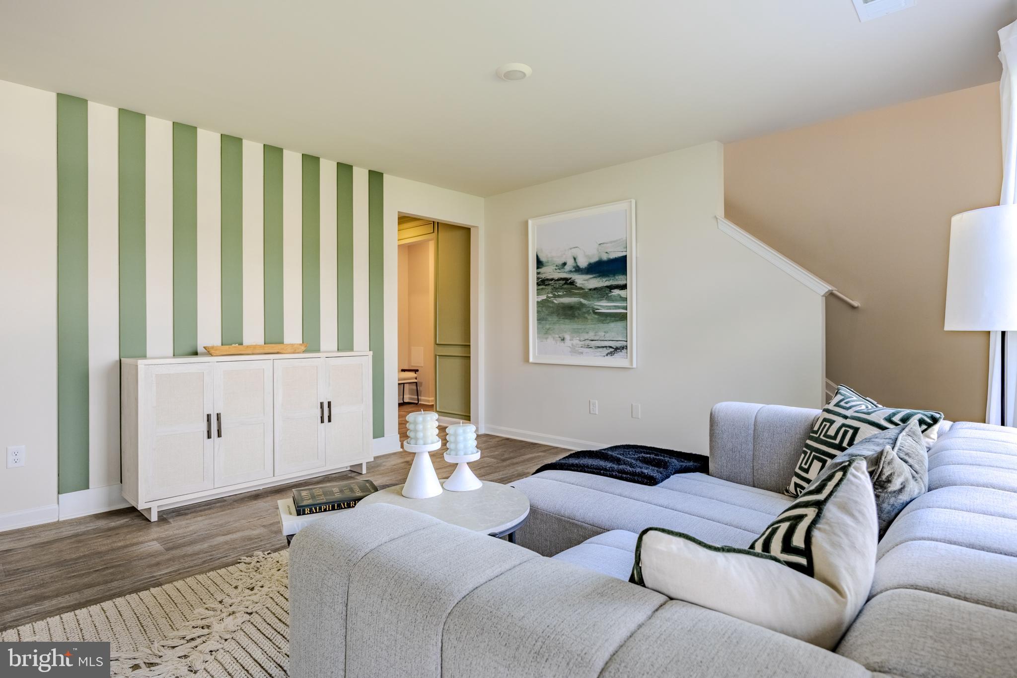 WEST WIND - Residential Lease