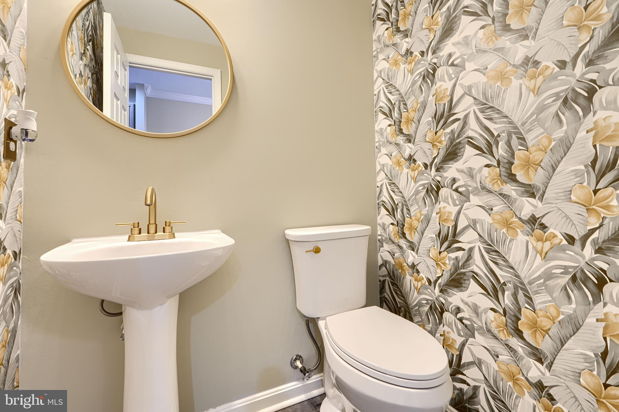 ALBEMARLE SQUARE - Residential