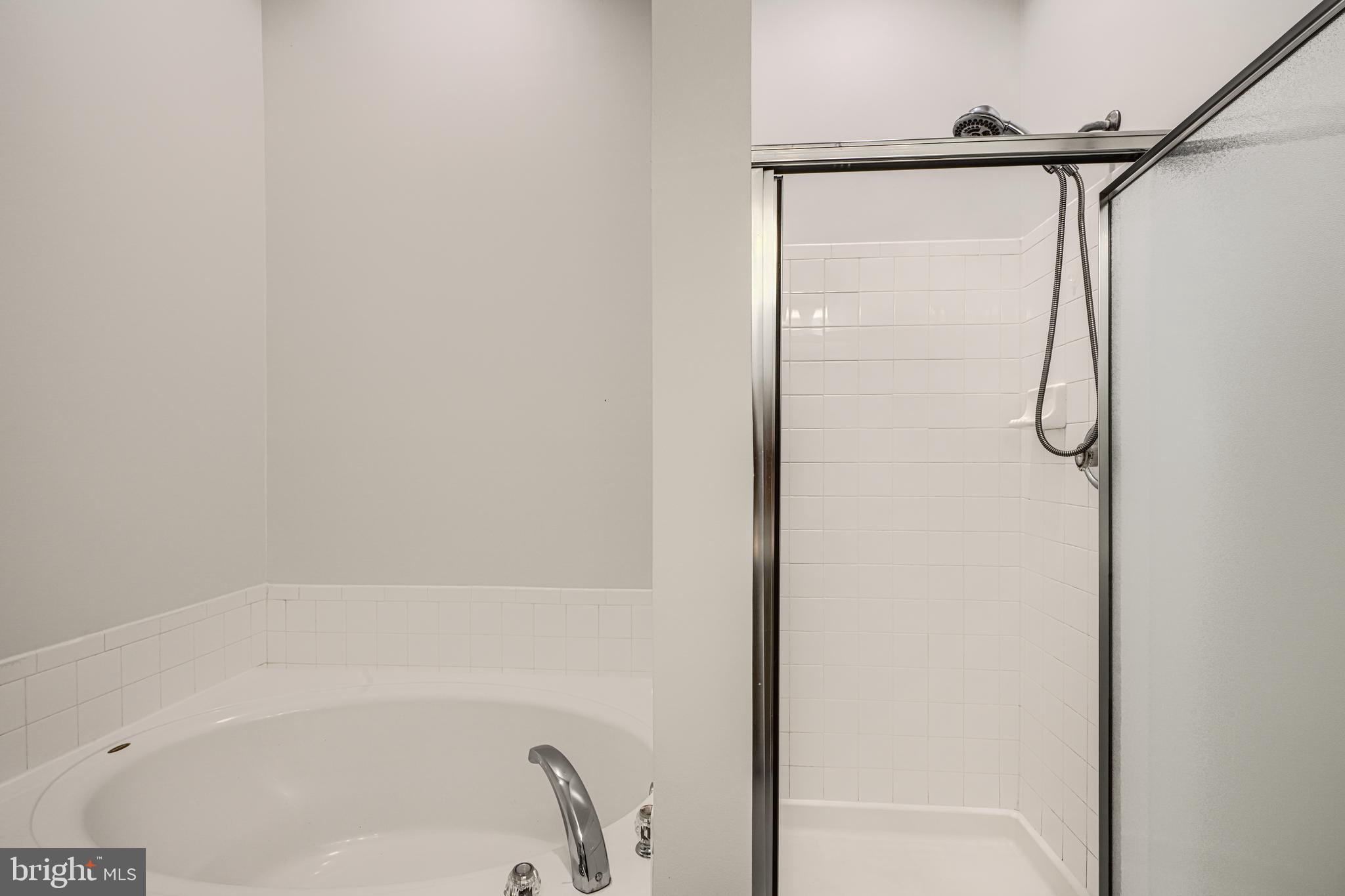 ALBEMARLE SQUARE - Residential