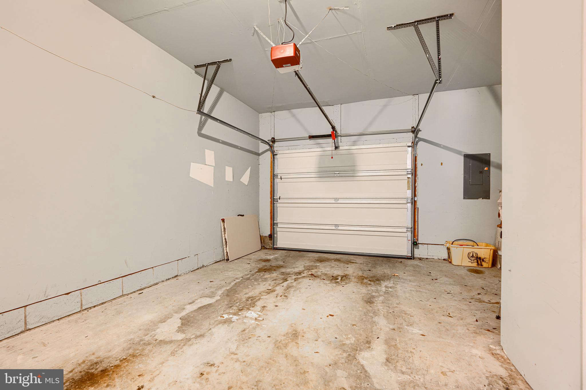 ALBEMARLE SQUARE - Residential