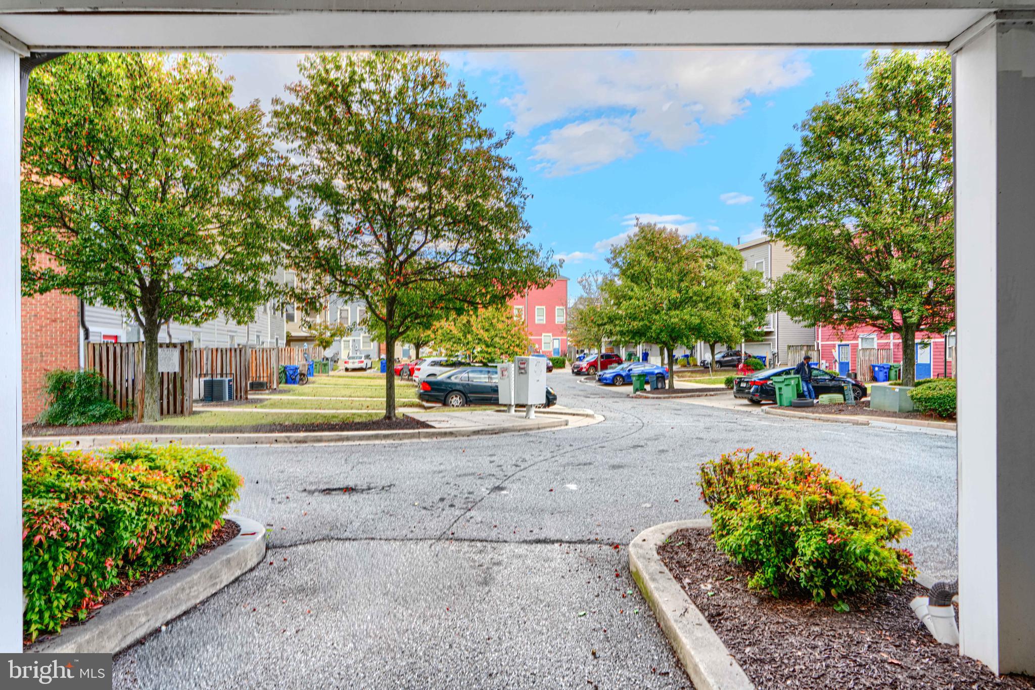 ALBEMARLE SQUARE - Residential