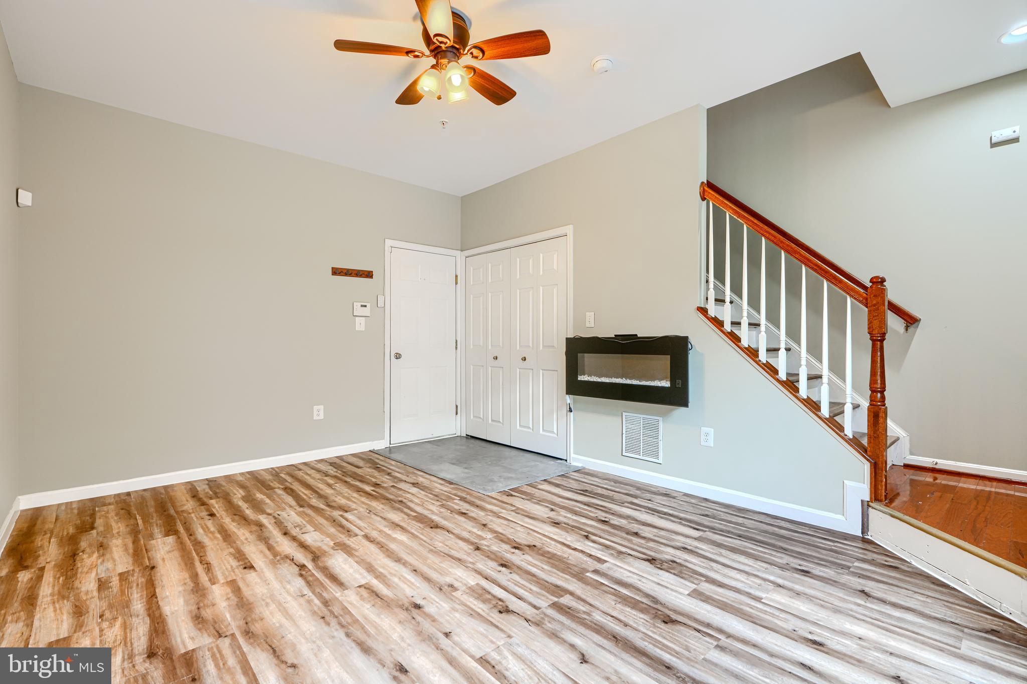 ALBEMARLE SQUARE - Residential