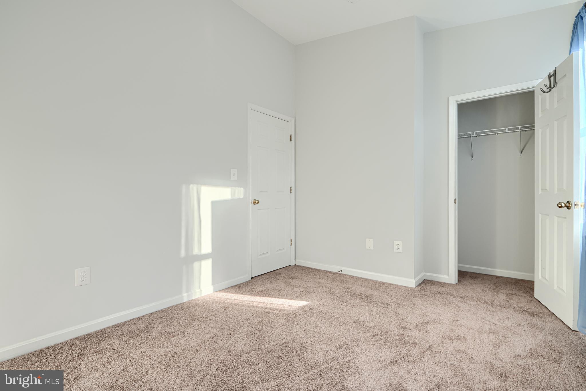 ALBEMARLE SQUARE - Residential