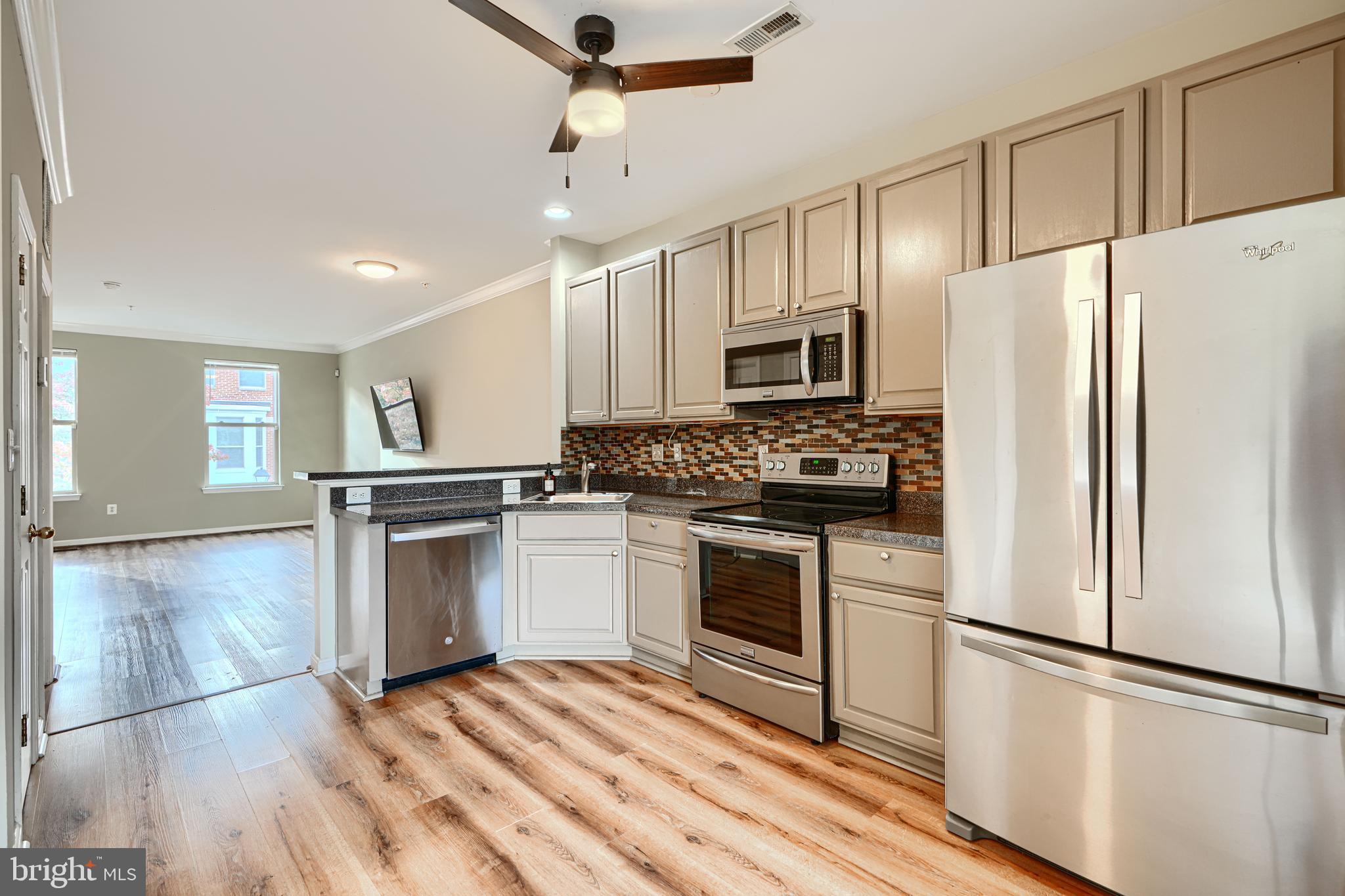 ALBEMARLE SQUARE - Residential