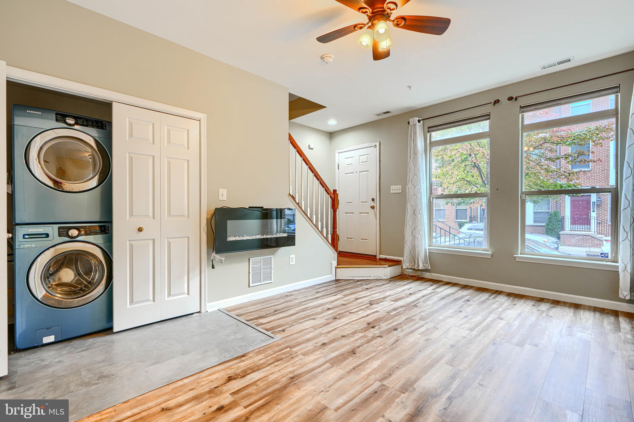 ALBEMARLE SQUARE - Residential