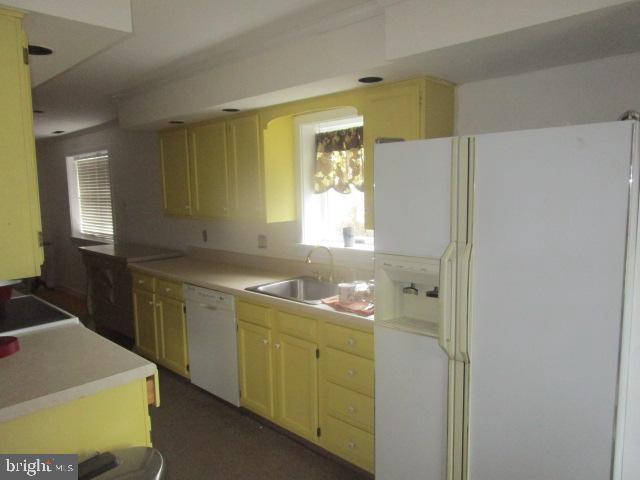 CRYSTAL BEACH MANOR - Residential