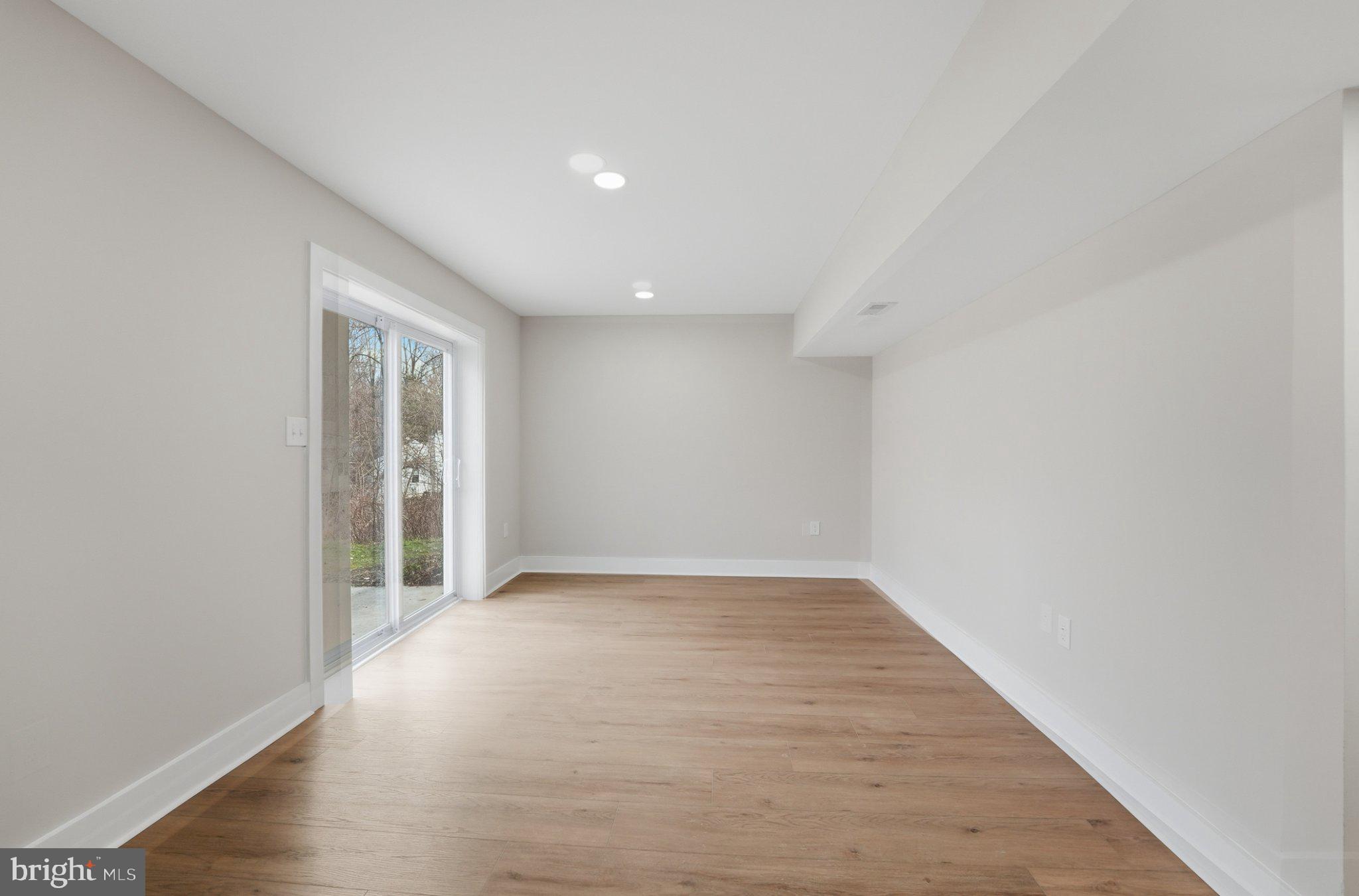 THE HIGHLANDS - Residential