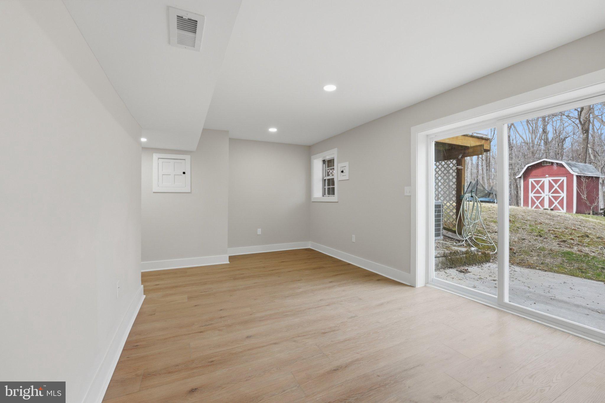 THE HIGHLANDS - Residential