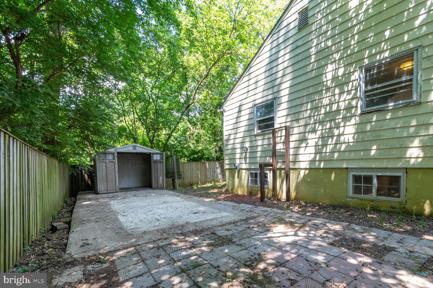 VEIRS MILL VILLAGE - Residential