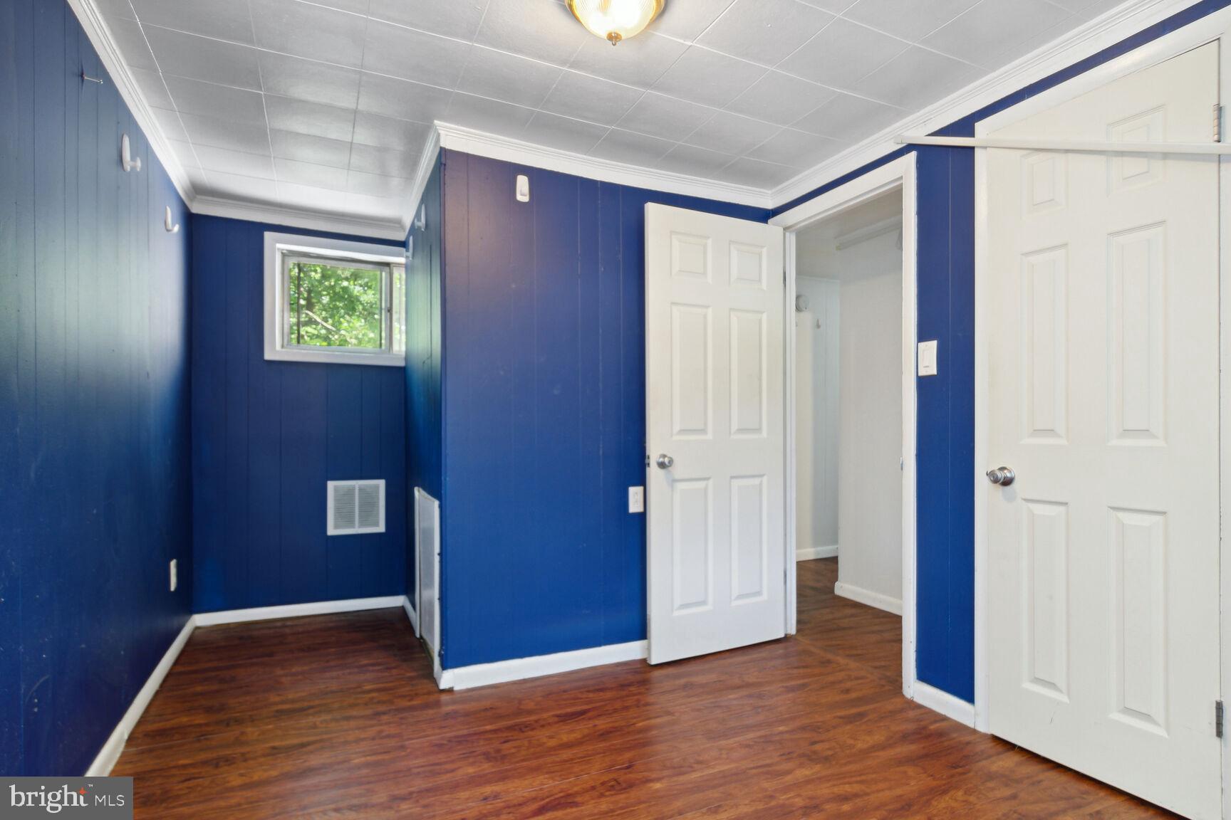 VEIRS MILL VILLAGE - Residential