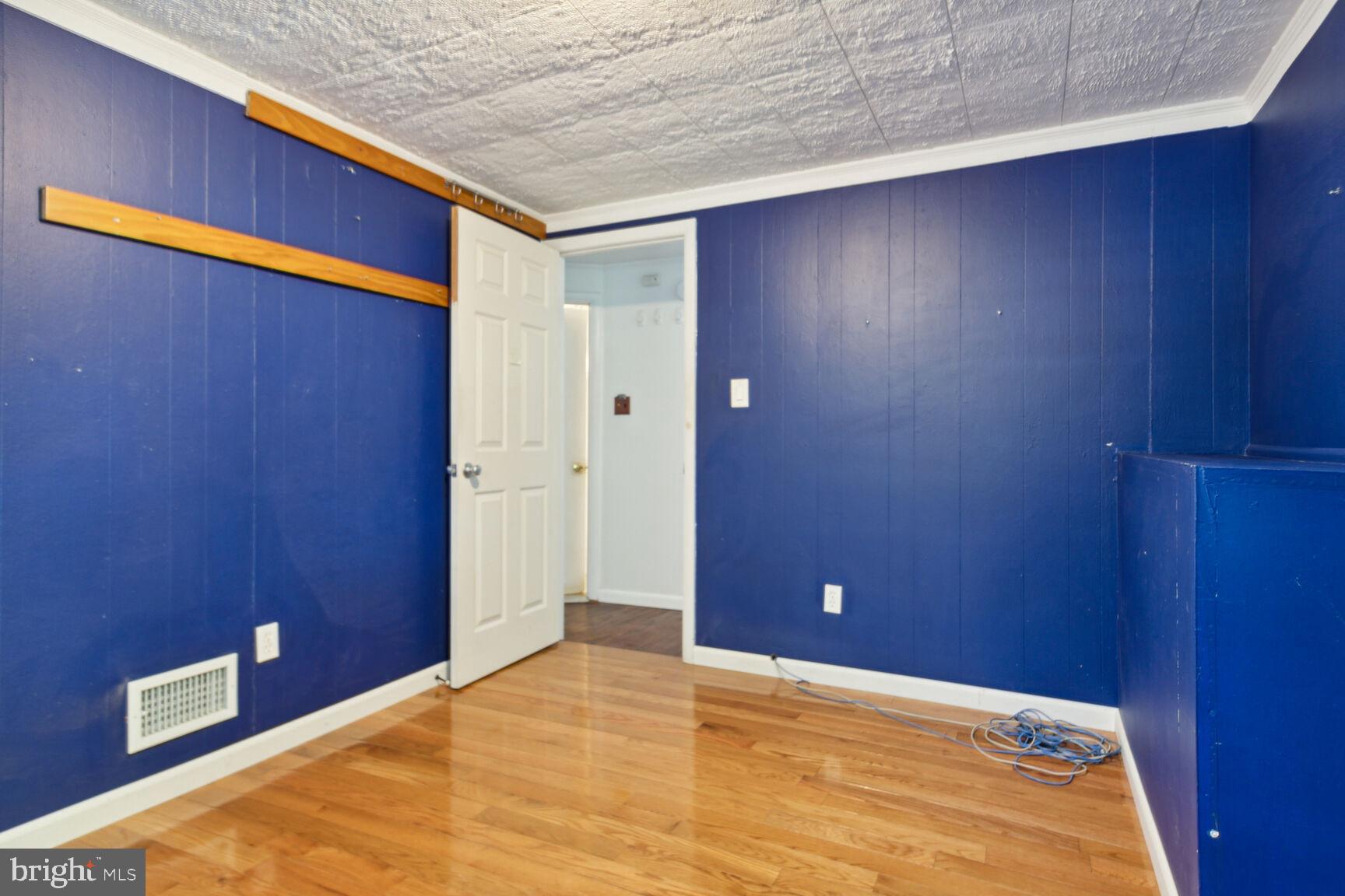 VEIRS MILL VILLAGE - Residential