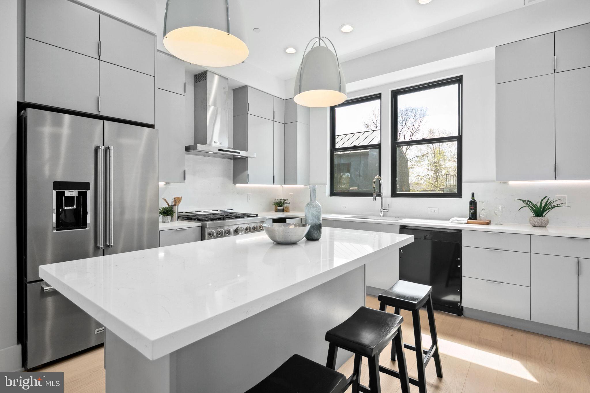 CLARENDON - Residential