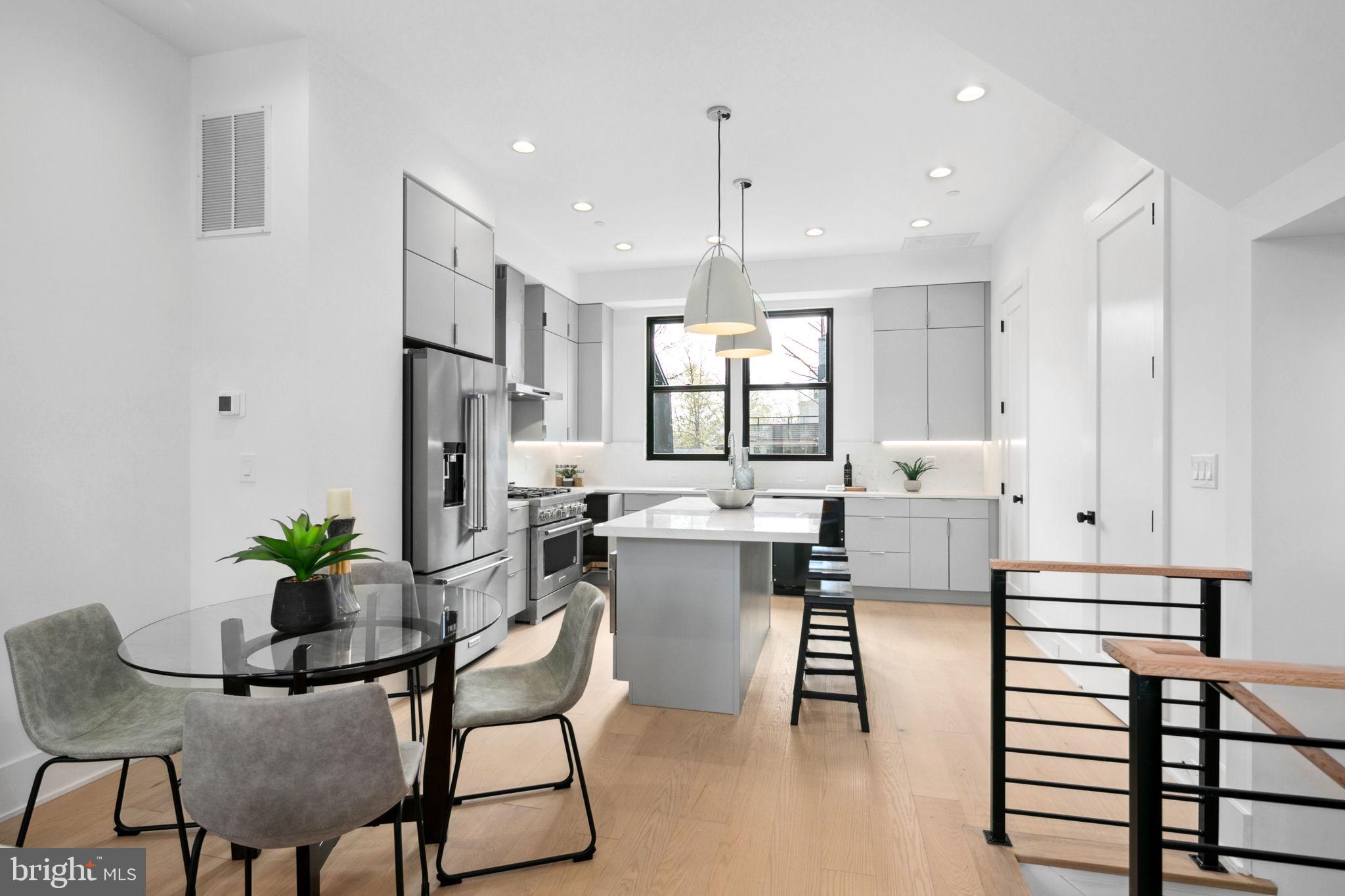 CLARENDON - Residential