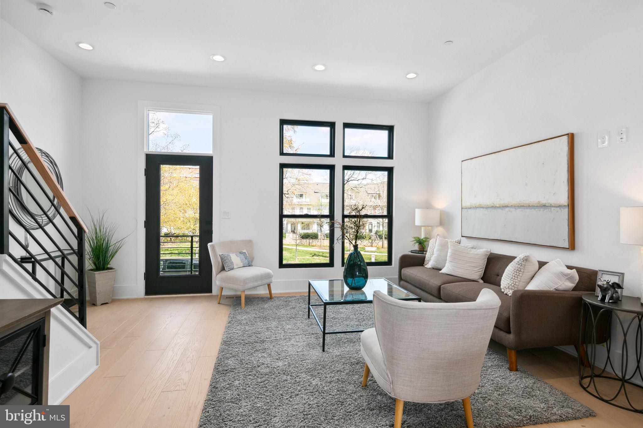 CLARENDON - Residential