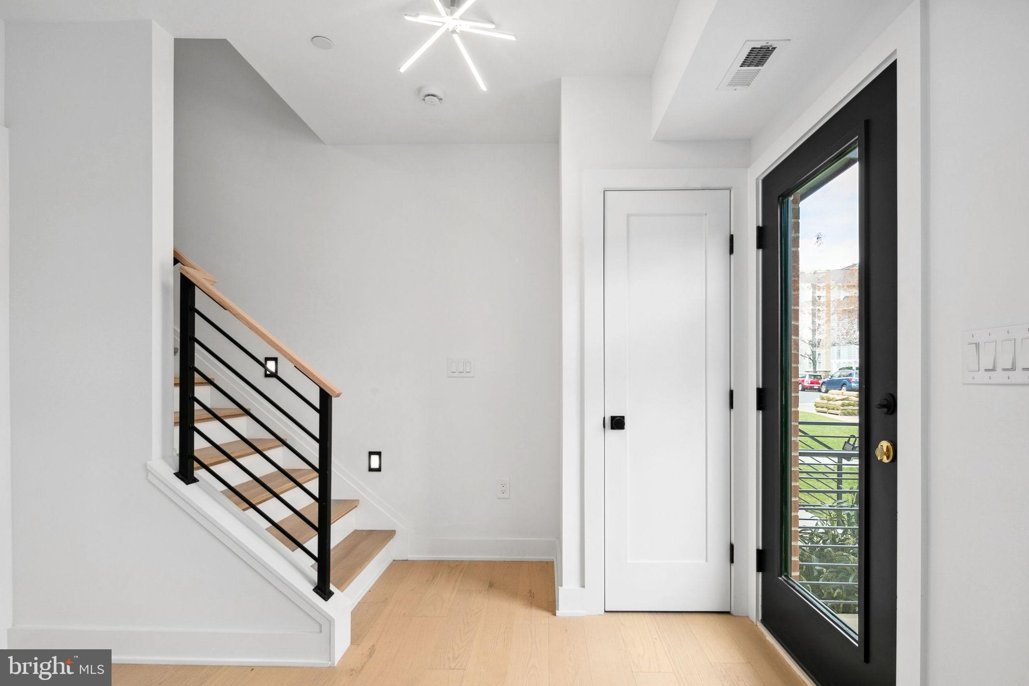 CLARENDON - Residential