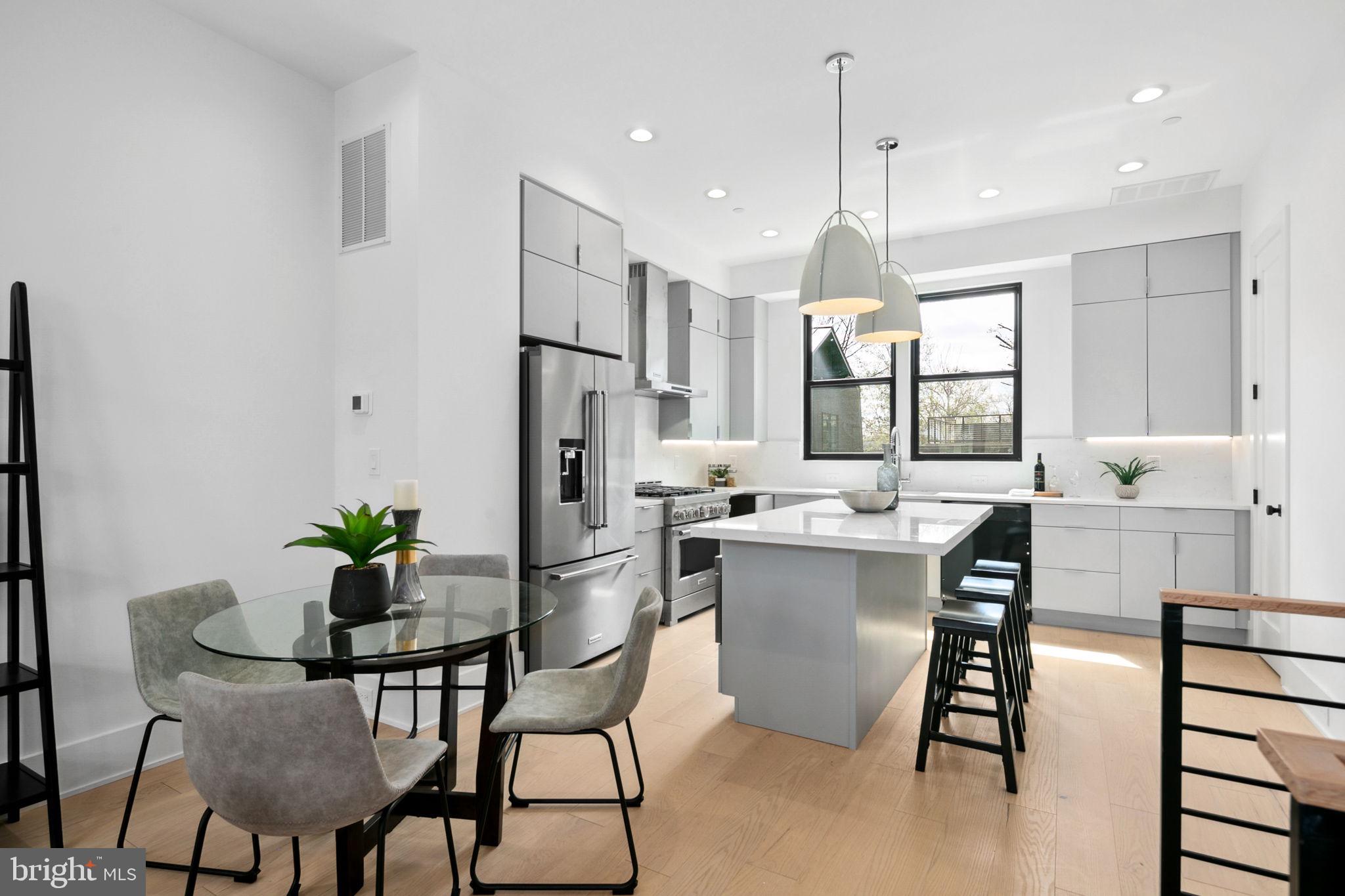 CLARENDON - Residential