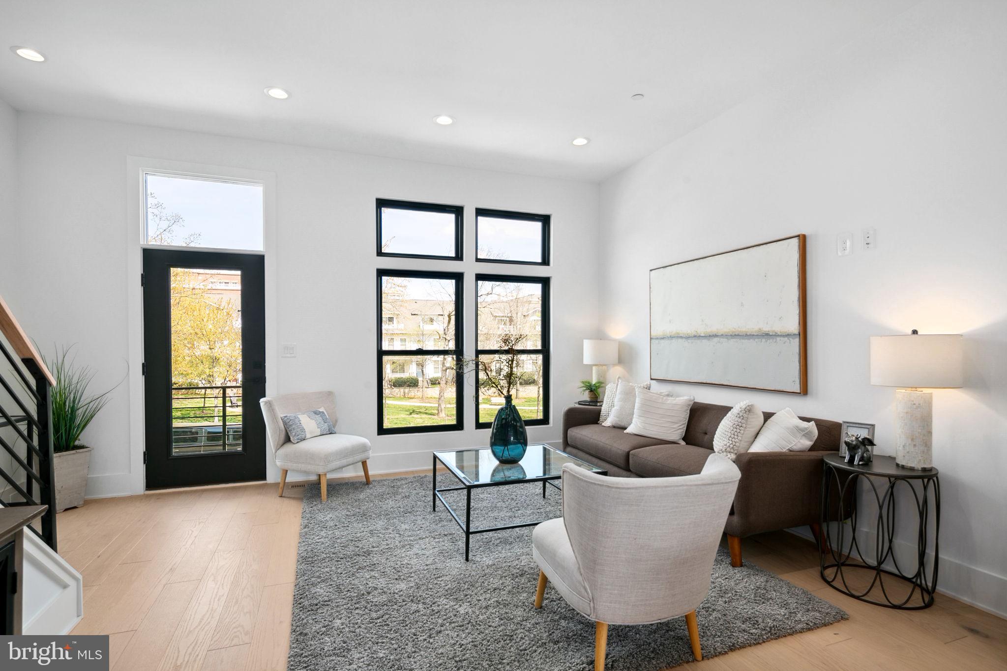 CLARENDON - Residential