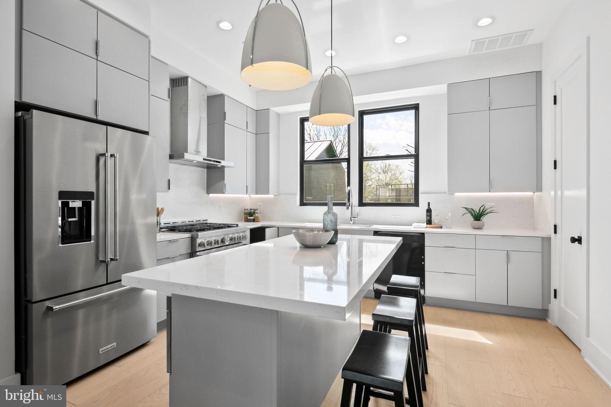 CLARENDON - Residential