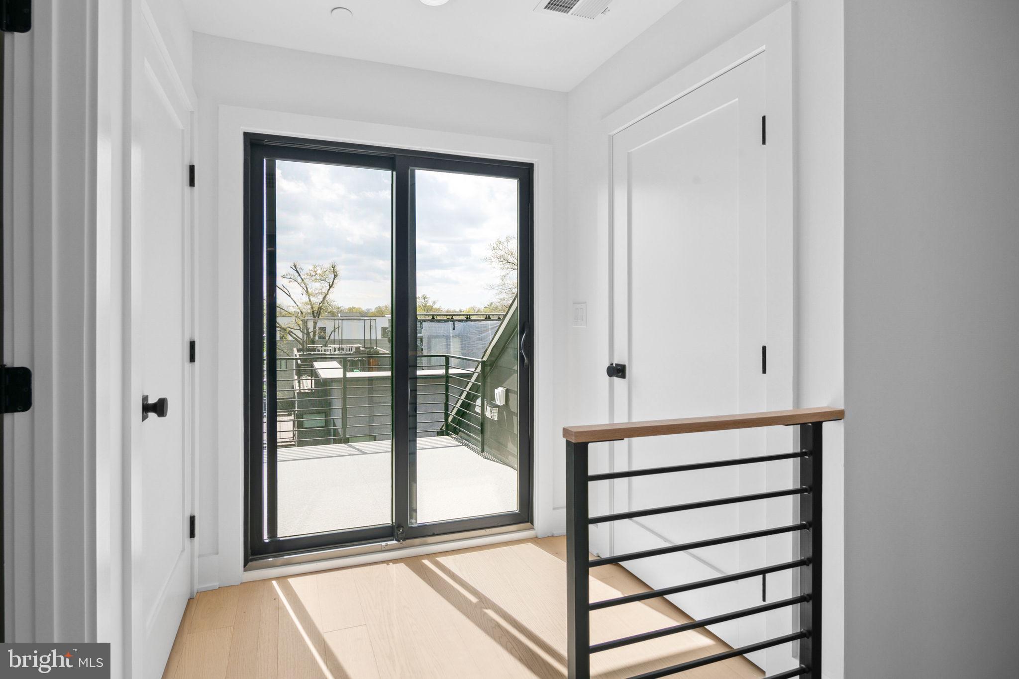 CLARENDON - Residential