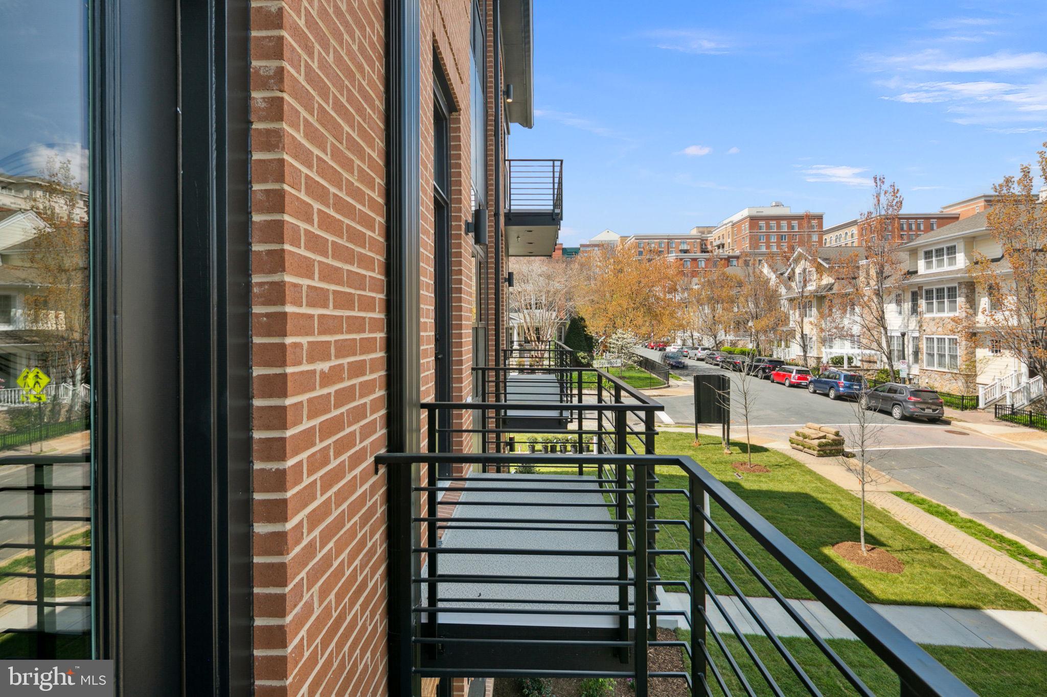 CLARENDON - Residential