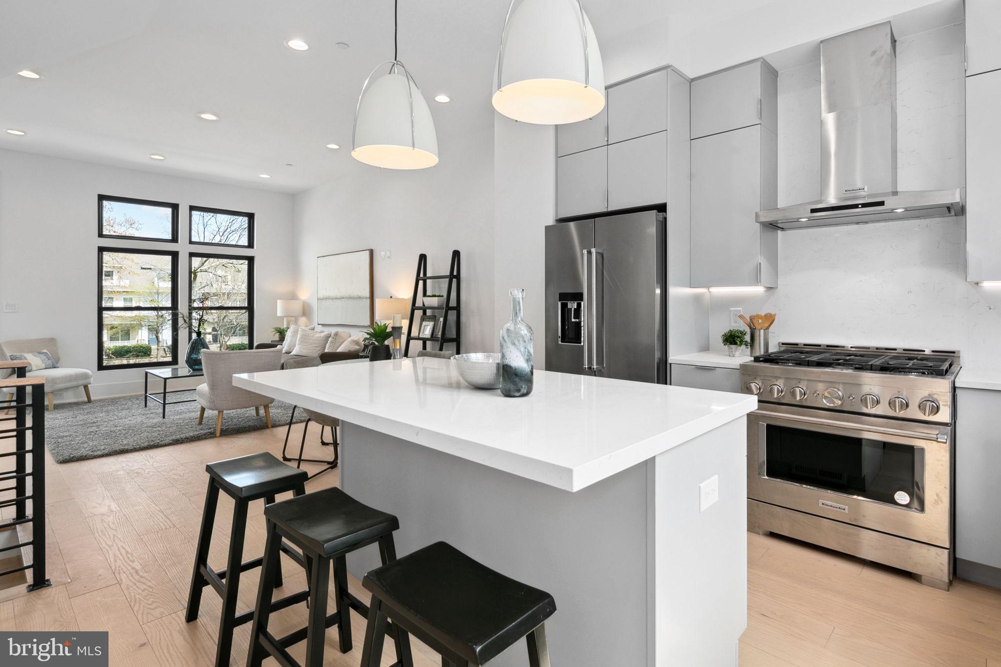 CLARENDON - Residential