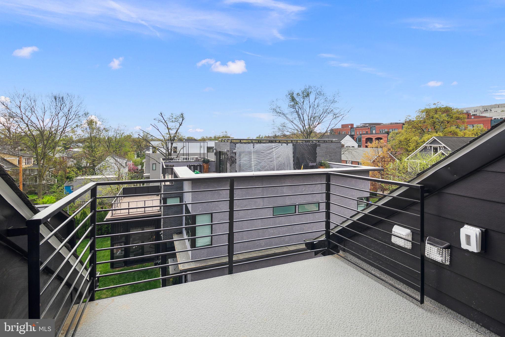 CLARENDON - Residential