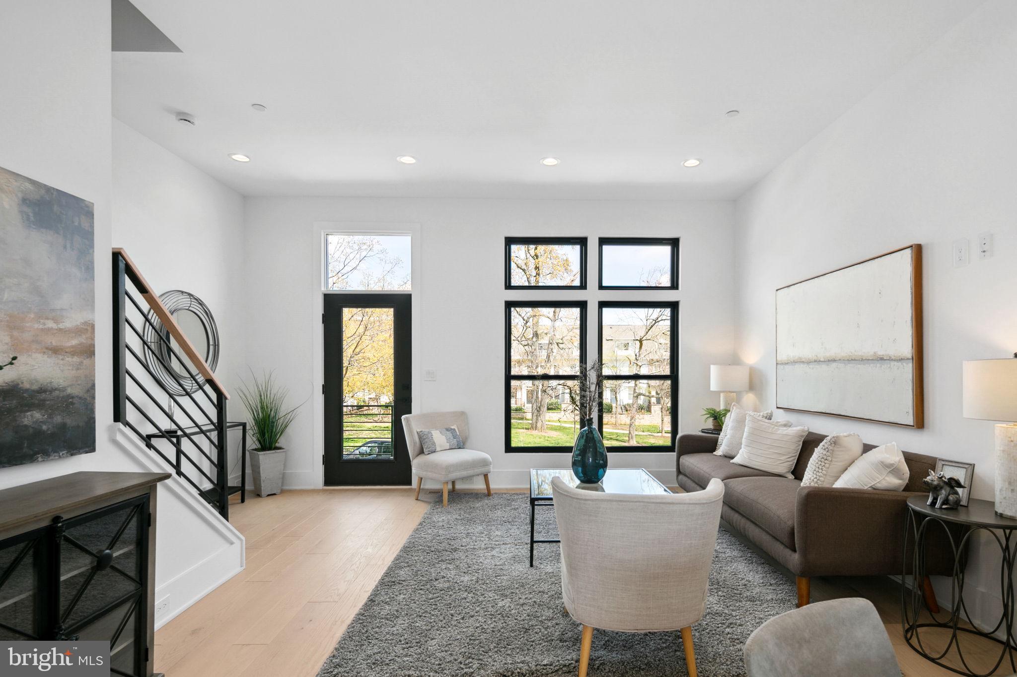 CLARENDON - Residential