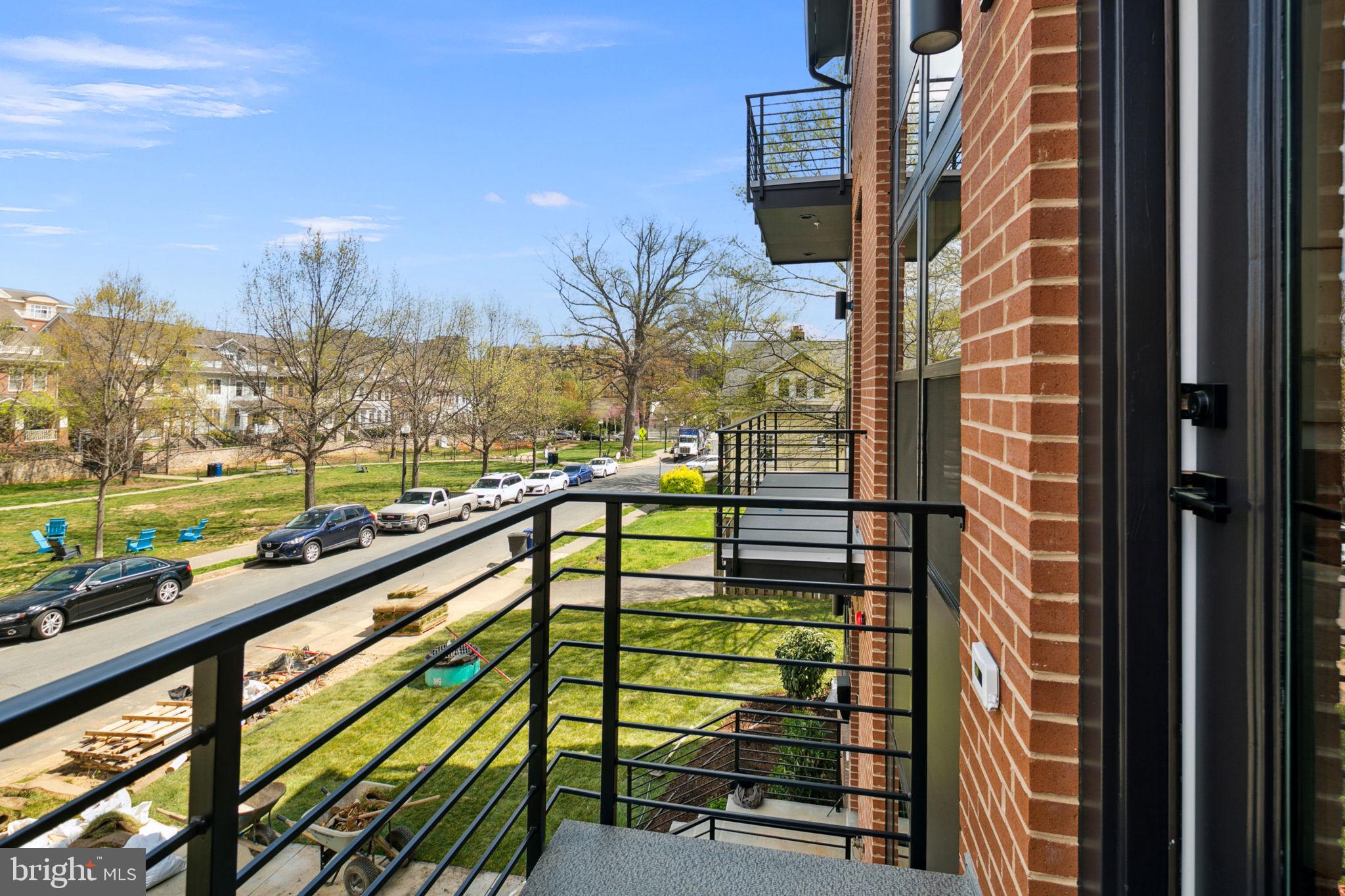 CLARENDON - Residential