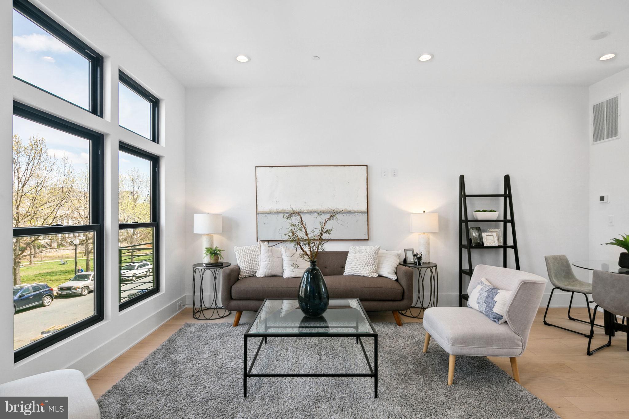 CLARENDON - Residential