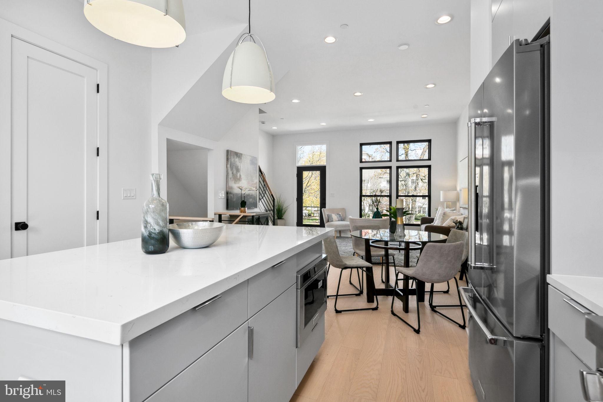 CLARENDON - Residential