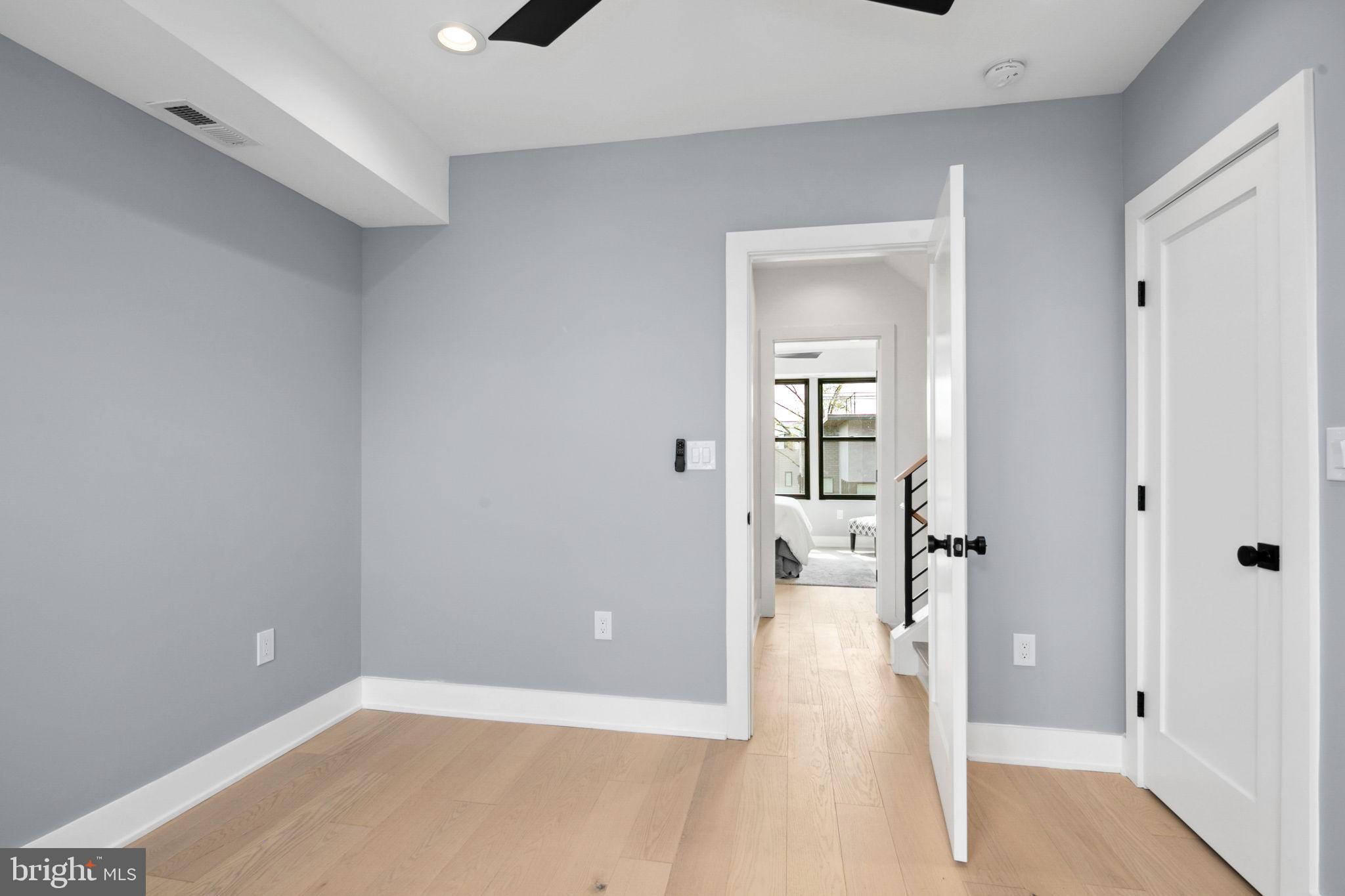 CLARENDON - Residential