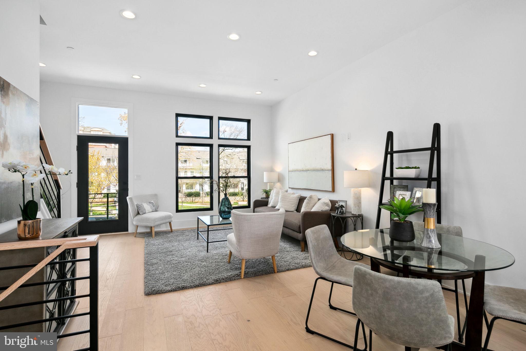 CLARENDON - Residential