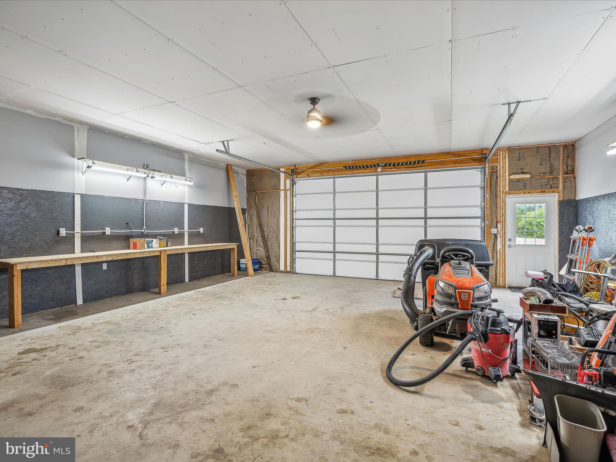 HIDDEN RIVER - Residential