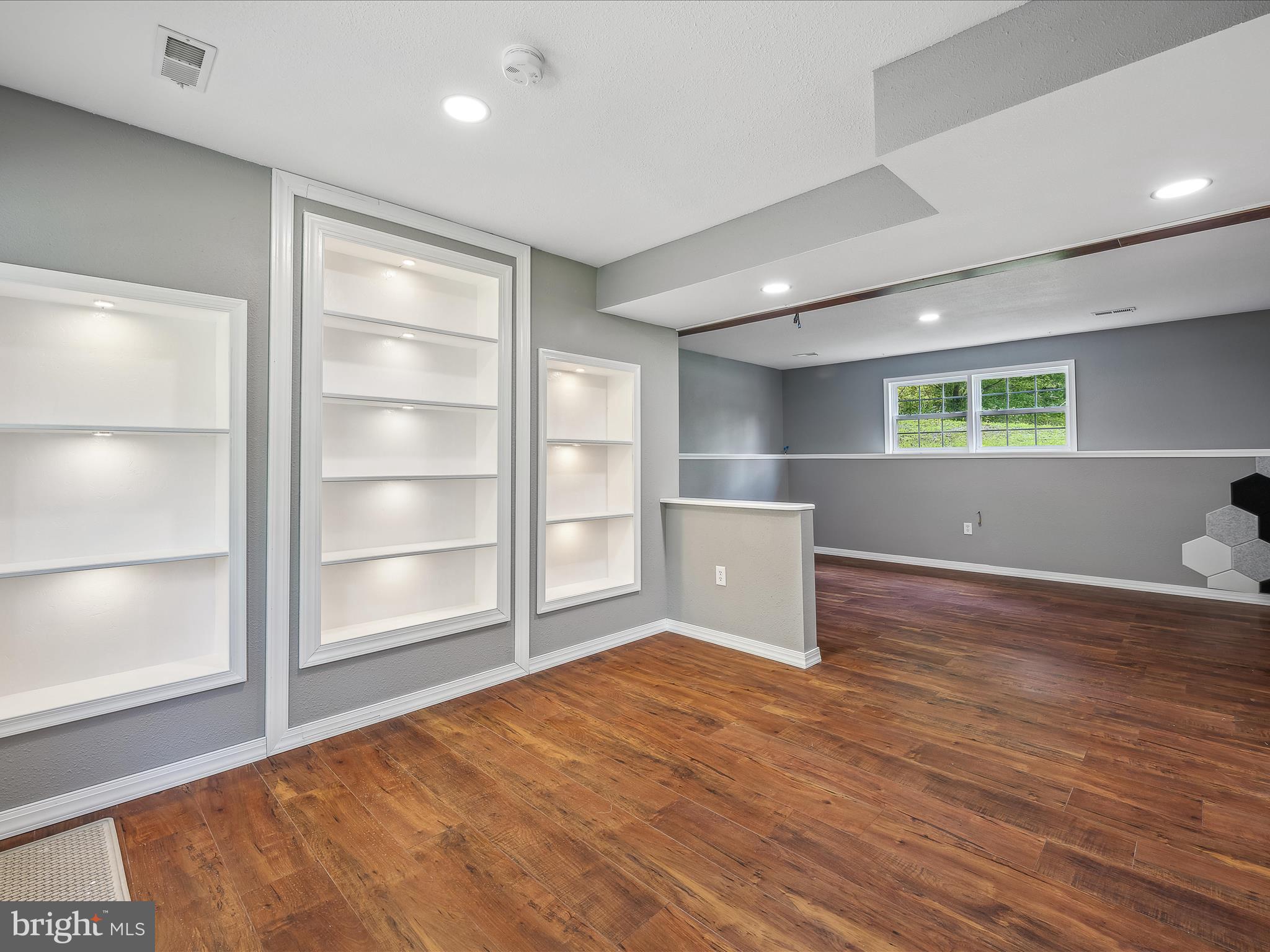 HIDDEN RIVER - Residential