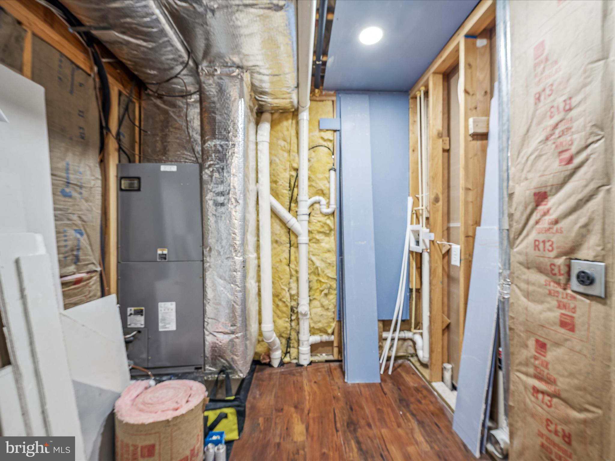 HIDDEN RIVER - Residential