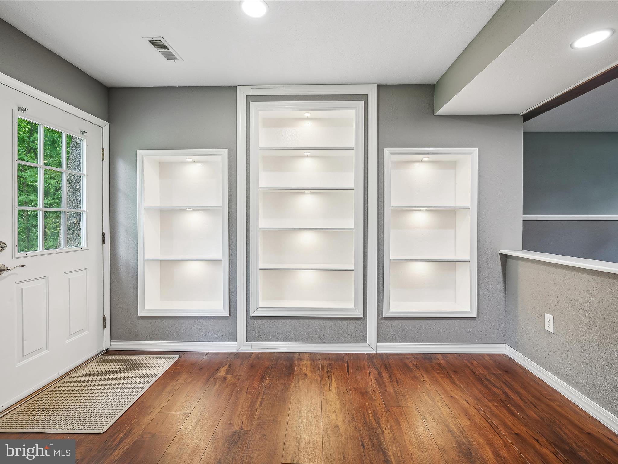 HIDDEN RIVER - Residential