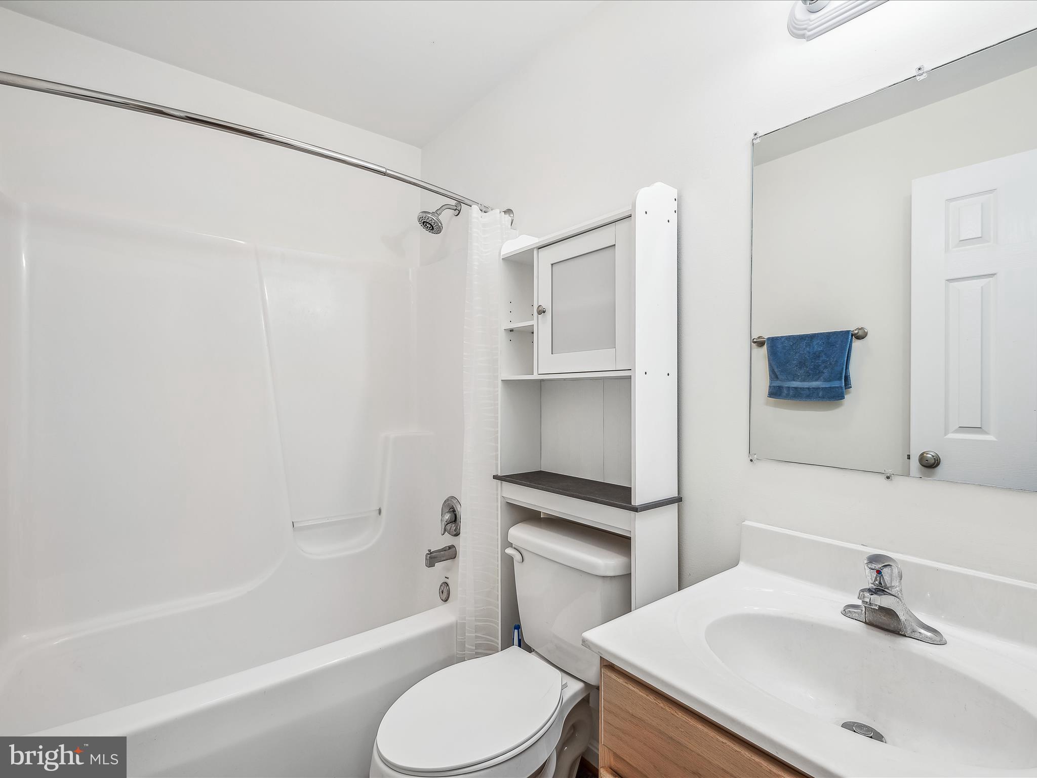 HIDDEN RIVER - Residential