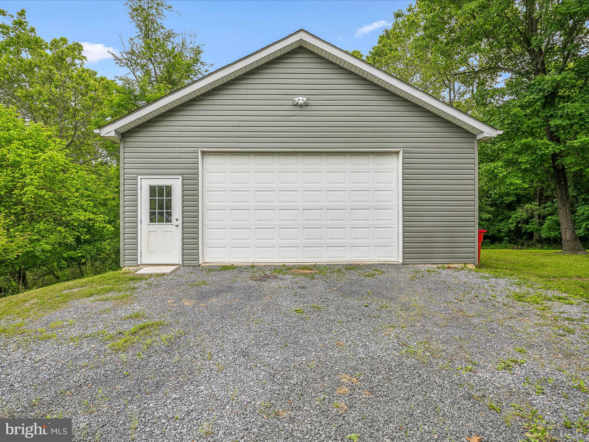 HIDDEN RIVER - Residential