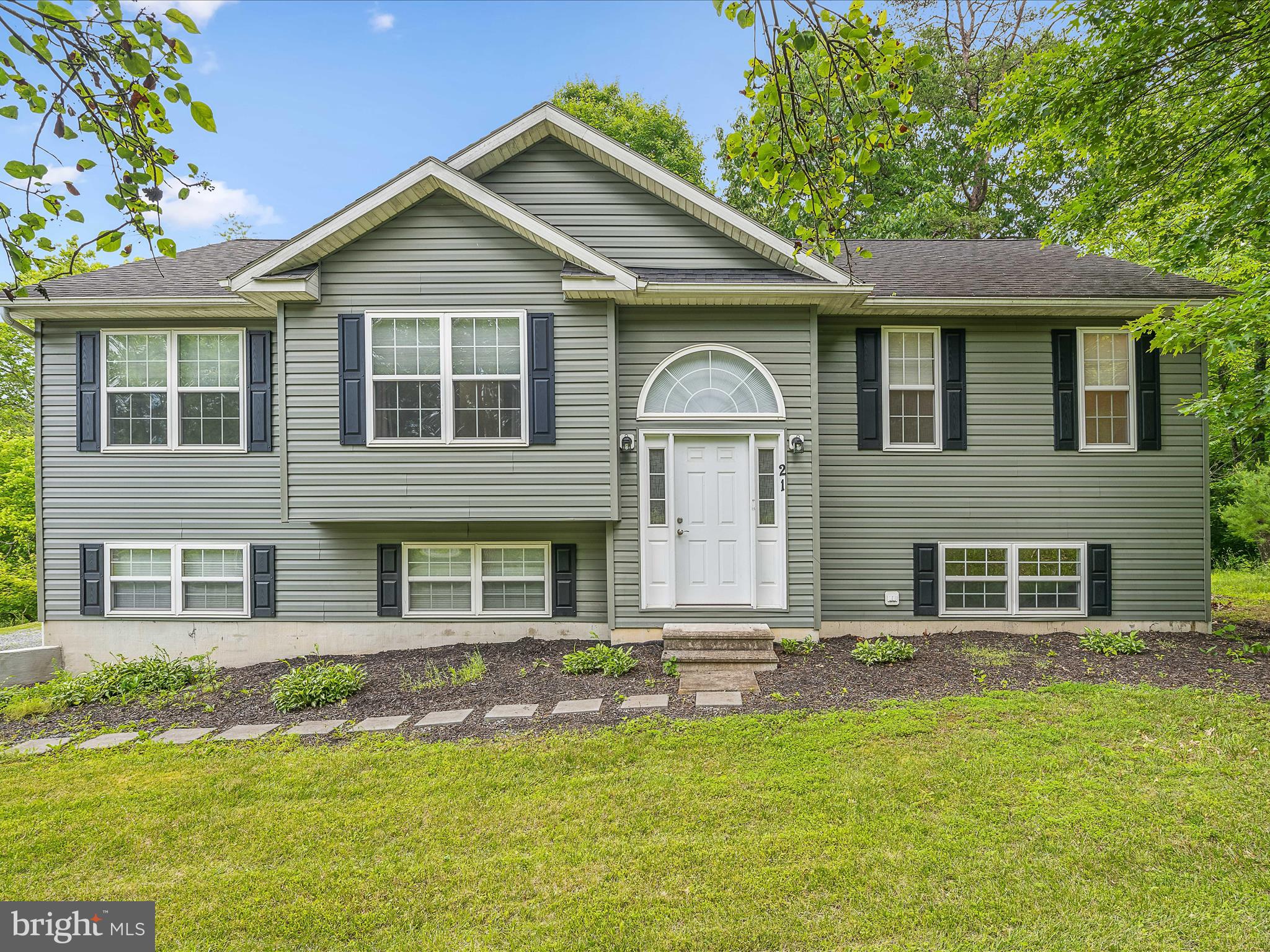 HIDDEN RIVER - Residential