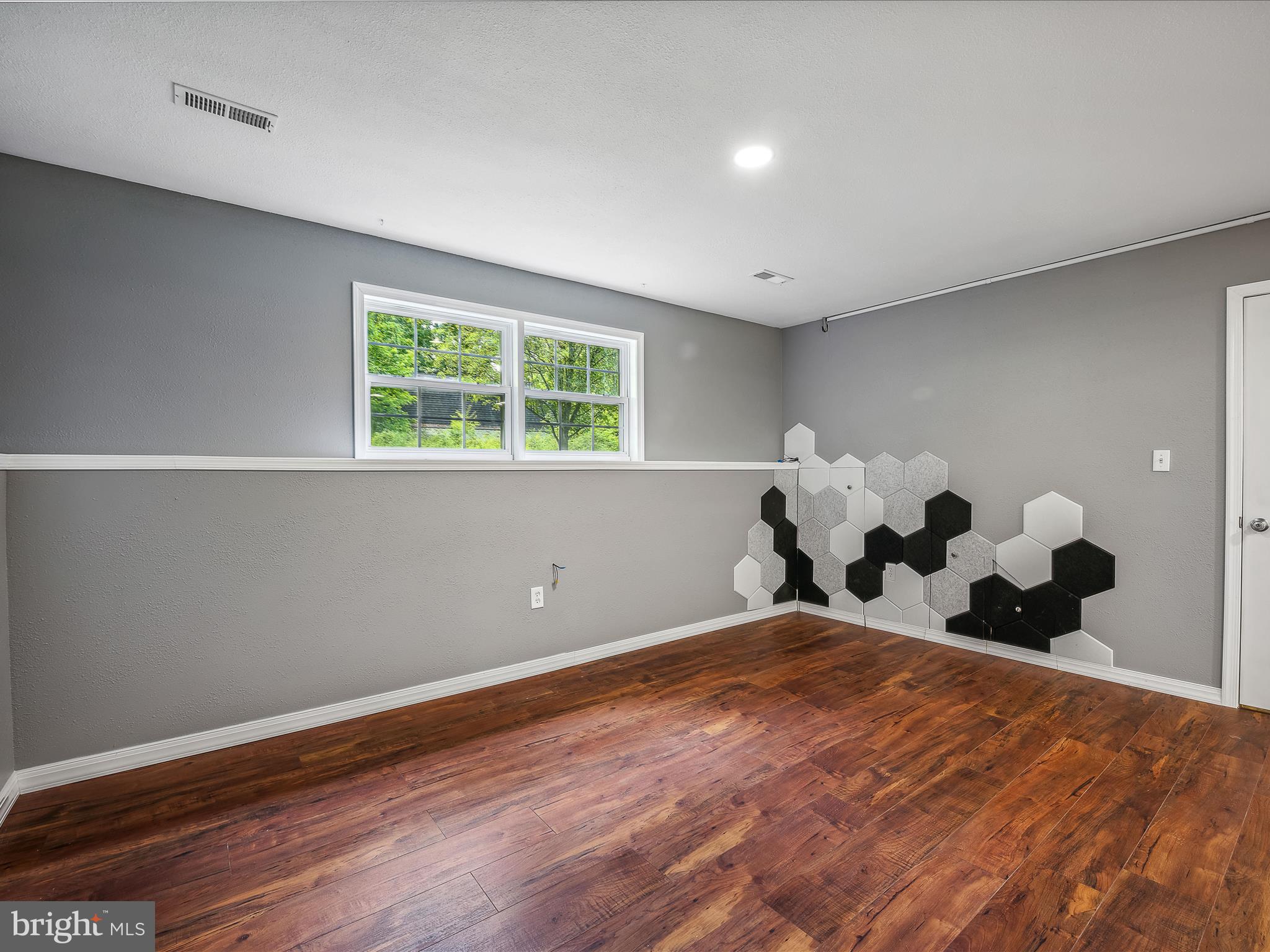 HIDDEN RIVER - Residential