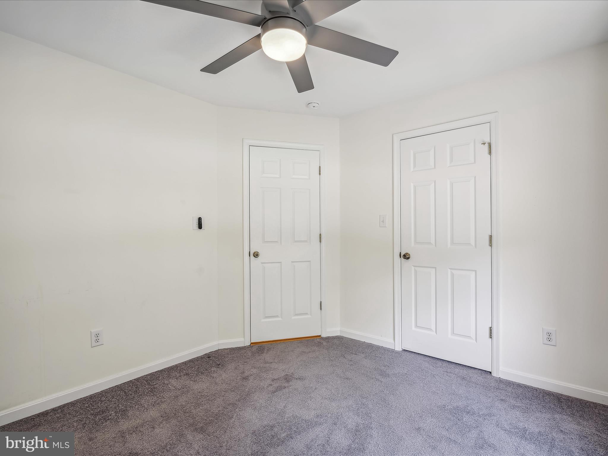 HIDDEN RIVER - Residential